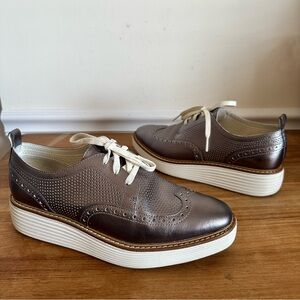 Cole Haan W29762 Women Size 8 Grand Platform Wingtip Oxfords Pewter Metallic
